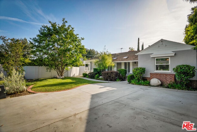 Building Photo - 5419 Gentry Ave