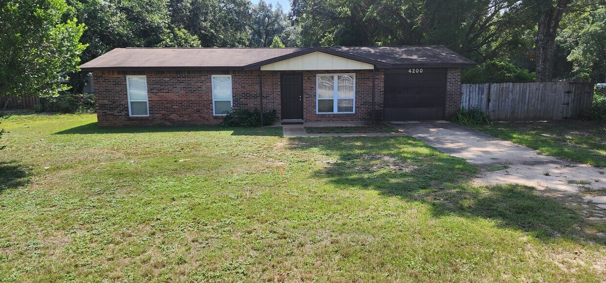 Primary Photo - 4200 Bell Ln