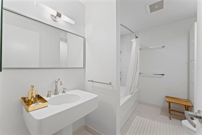 Foto del edificio - 88 Kingston St