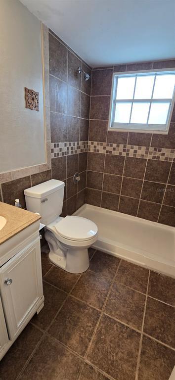 Foto del edificio - 588 Fairways Ln