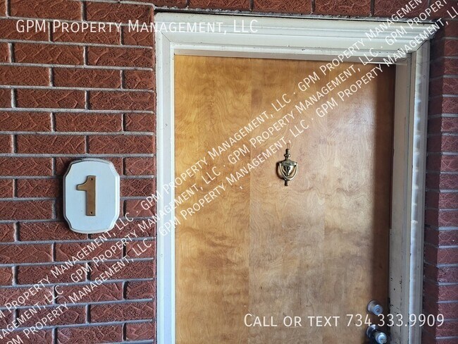 Foto del edificio - 875 Raupp Pl