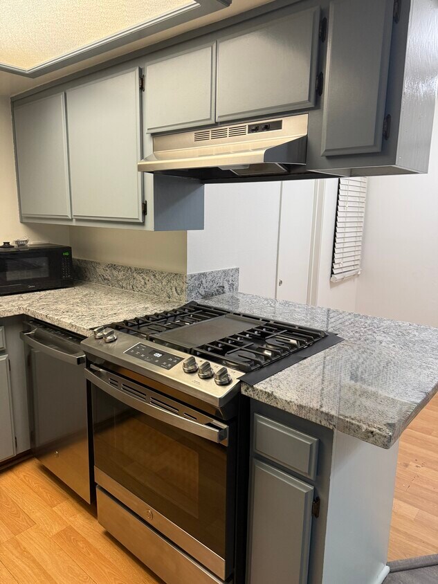 Foto principal - 7250 Exeter St