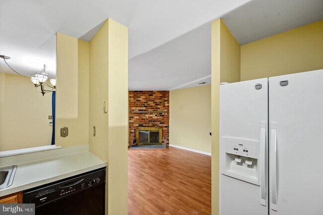 Building Photo - 281 Stone Ridge Dr