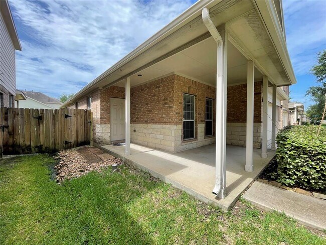 Building Photo - 26335 Longview Creek Dr