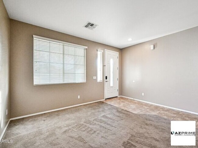 Foto del edificio - Gorgeous 4 bedroom