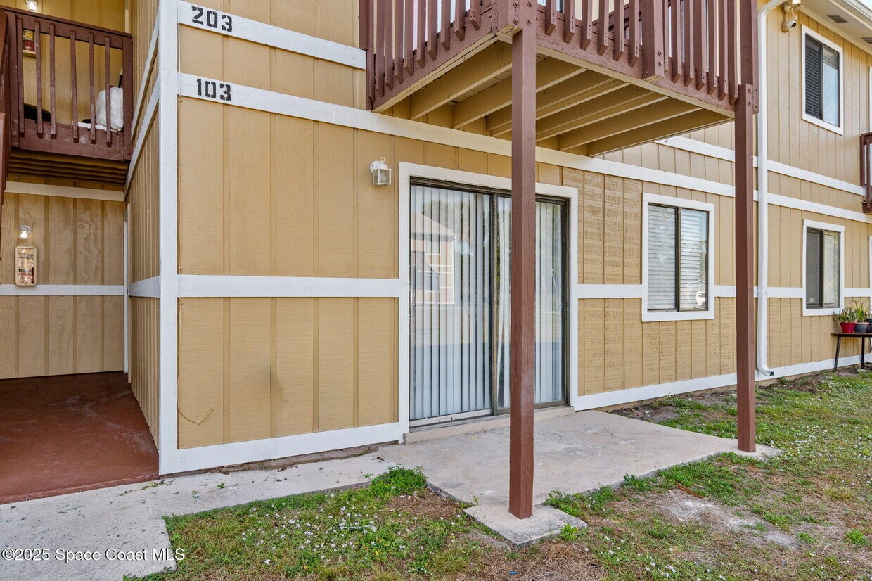 Primary Photo - 1870 Agora Cir SE