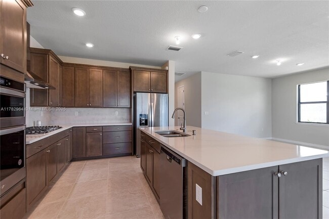 Building Photo - 4480 Gramercy Dr