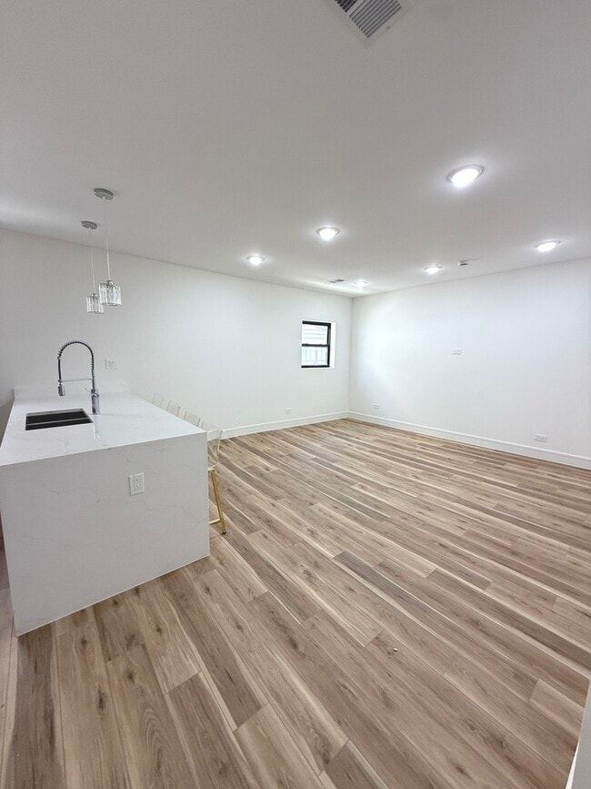 Foto del edificio - 3638 S King Dr