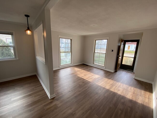 Building Photo - 3318 S Taylor Ave