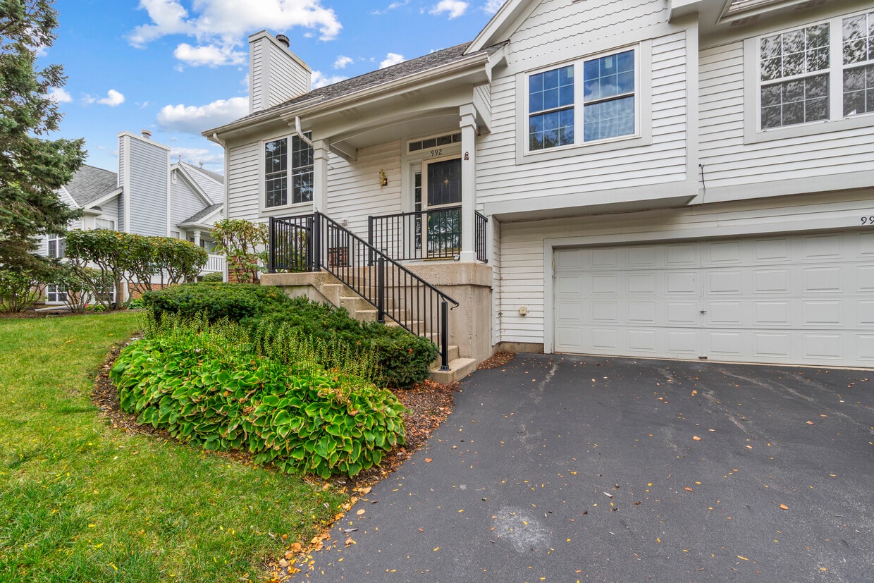 Primary Photo - 992 Manchester Cir