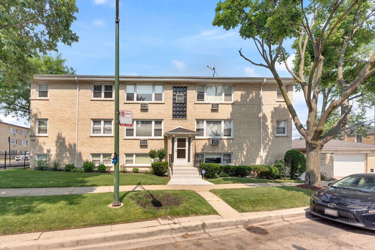 5450 N Sayre Ave Unit 2, Chicago, IL 60656 Apartment for Rent in