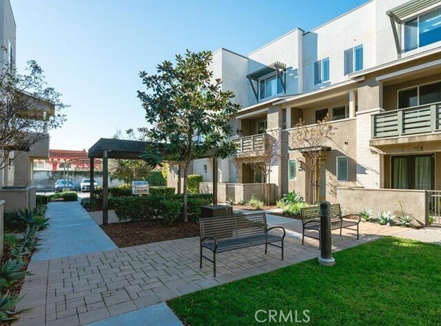 Foto del edificio - 2825 Lily Ln