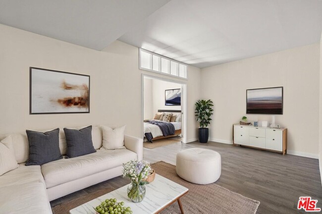 Foto del edificio - 1228 N La Cienega Blvd