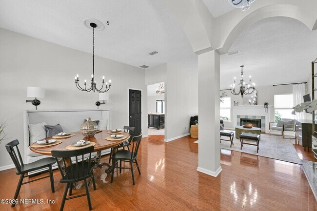 Foto del edificio - 4795 Wandering Pines Trail S