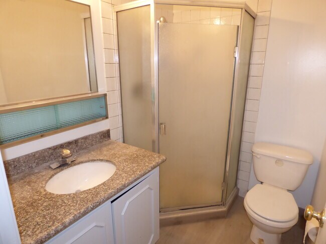 Foto del edificio - 16280 Saratoga St