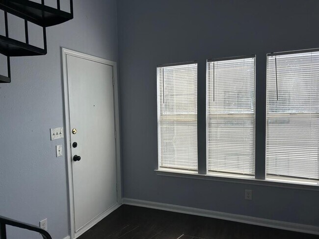 Foto del edificio - 3115 Tom Green St