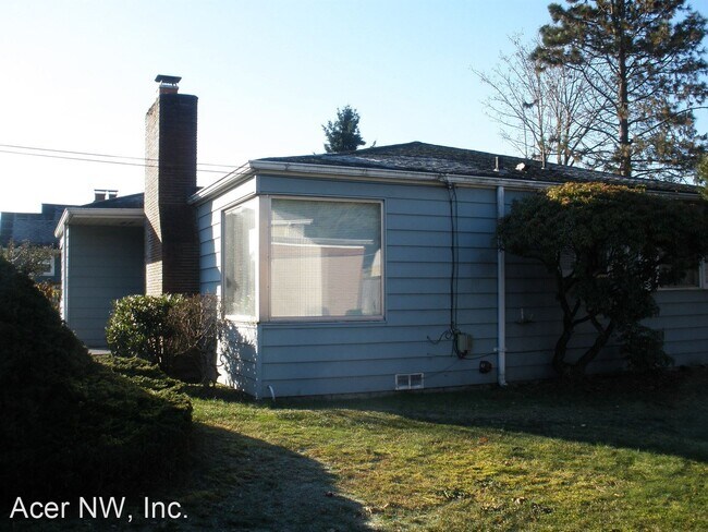 Foto del edificio - 2 br, 1 bath House - 6555 25th Ave NE