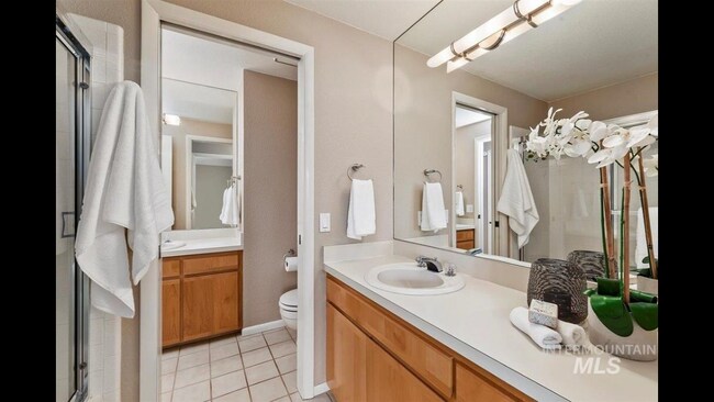 Baño dos - 1923 S Teal Ln