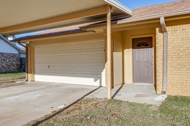 Building Photo - Charming 3-Bedroom Home in Saginaw ISD-Per...