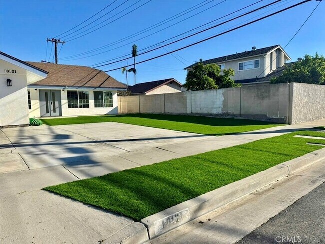 Photo - 10121 Eagle Ave House