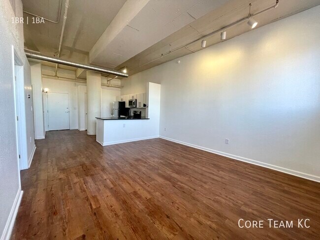 Building Photo - Renovated Loft For Rent