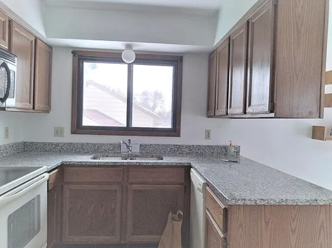 Building Photo - 12333 Travois Rd