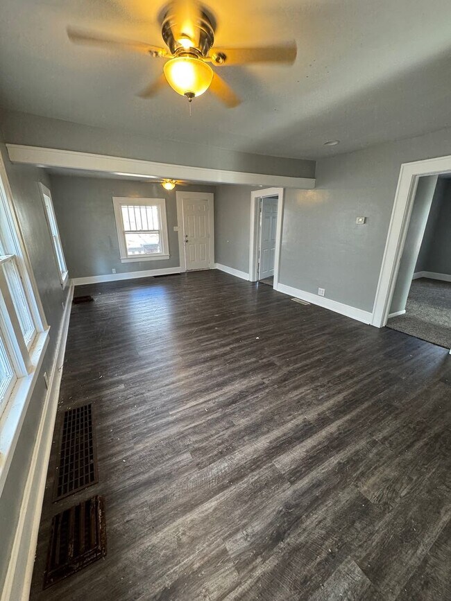 Foto del edificio - 3 bedroom/1 bath house