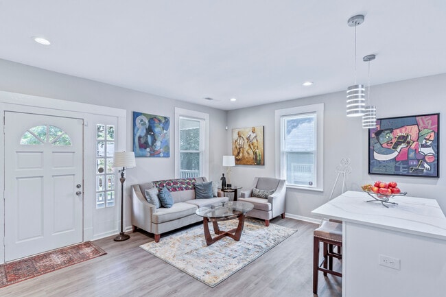 Building Photo - 1026 Astor Ave SW