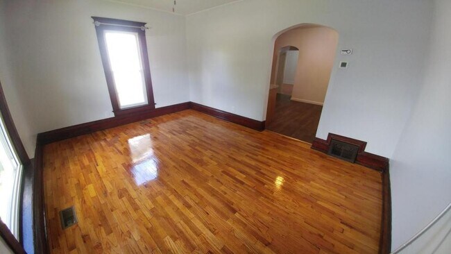 Foto del edificio - 408 N Main St