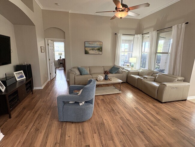 Sala de estar - 12426 23rd St E