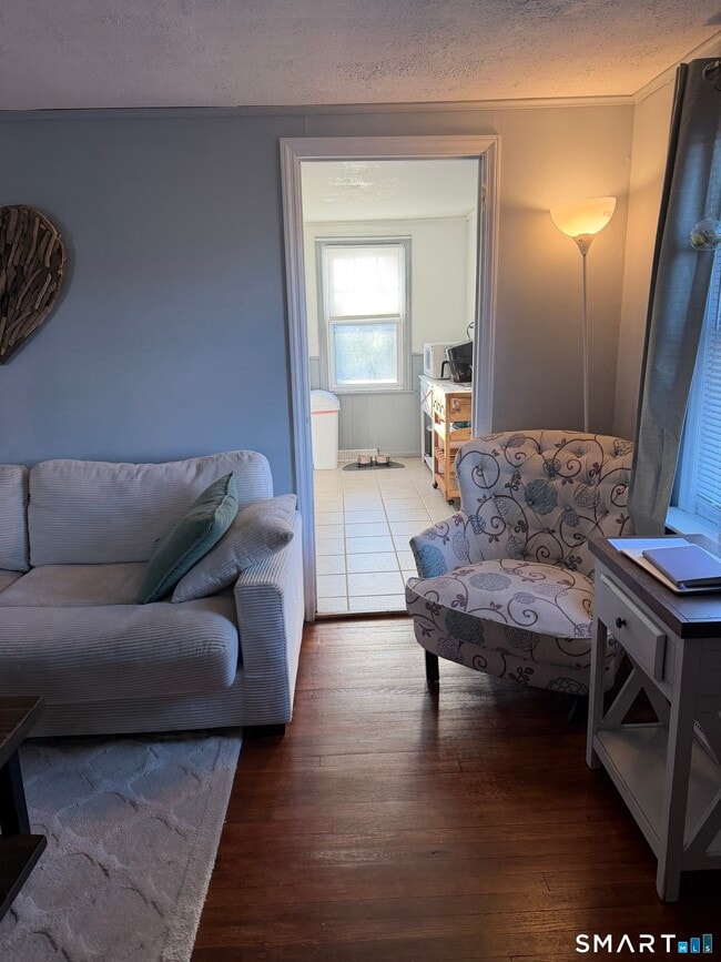 Building Photo - 197 Robert Treat Pkwy