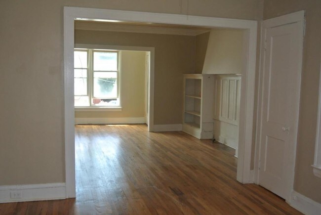 Foto del edificio - 16508 Detroit #11