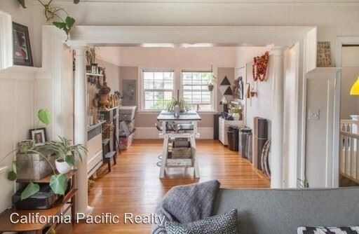 Foto del edificio - 350 Foothill Blvd