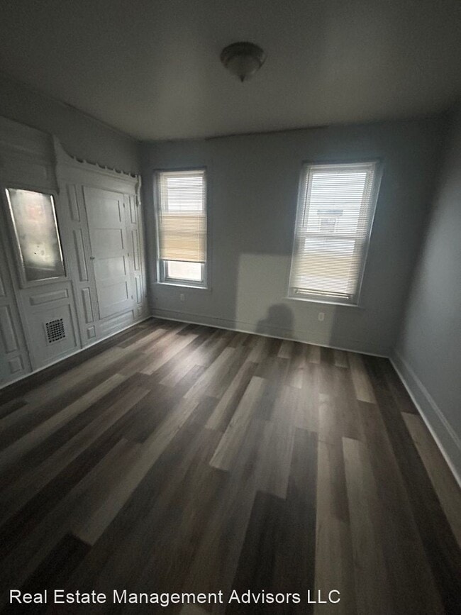 Building Photo - 3 br, 1 bath House - 1338 West Rush Street