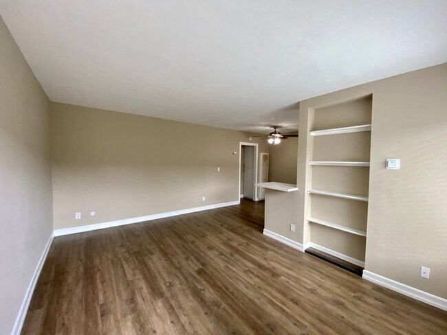 Interior Photo - SF Casa Royale
