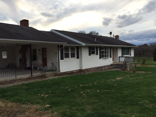 Primary Photo - 4526 Scrabble Rd