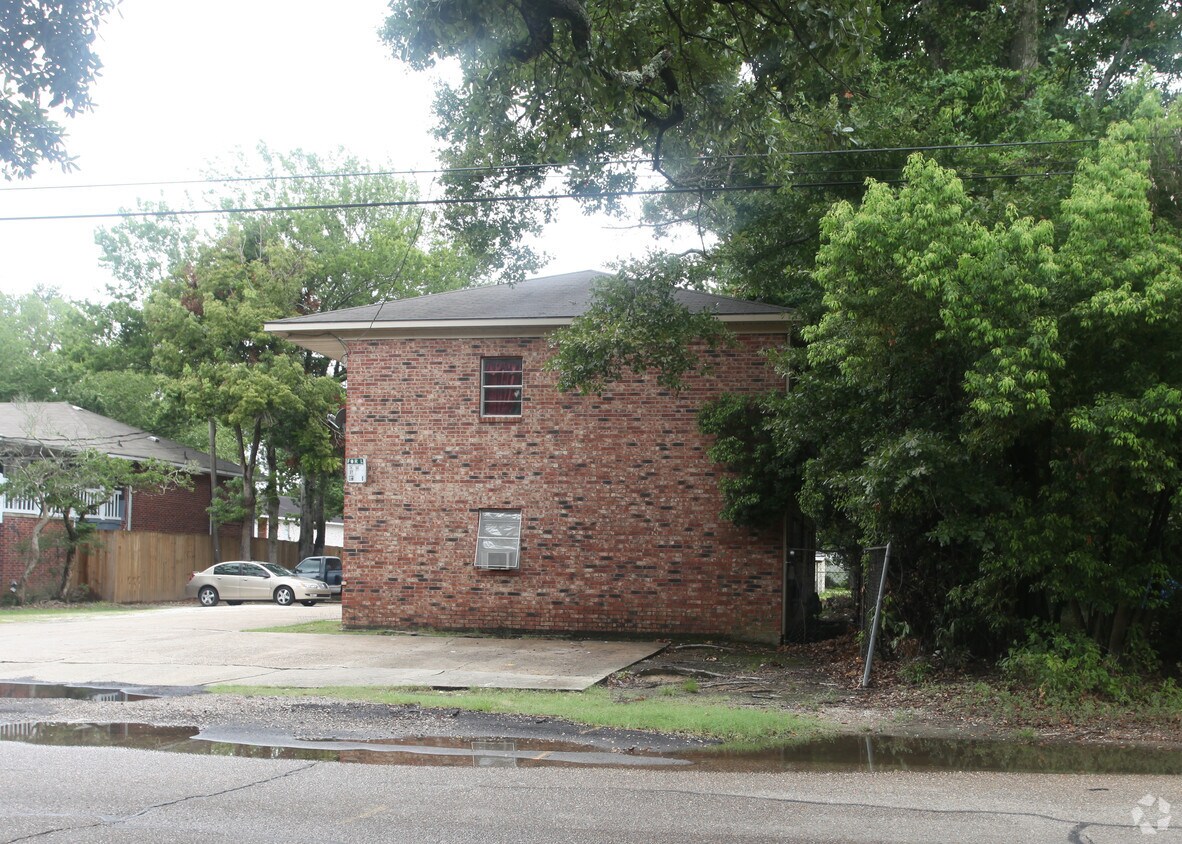 Foto del edificio - 224 Edison St