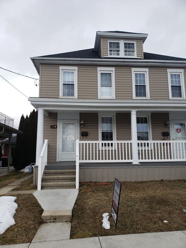 Foto principal - 254-256 E. Madisone Street