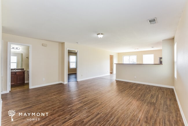 Building Photo - 122 David Barnes Dr