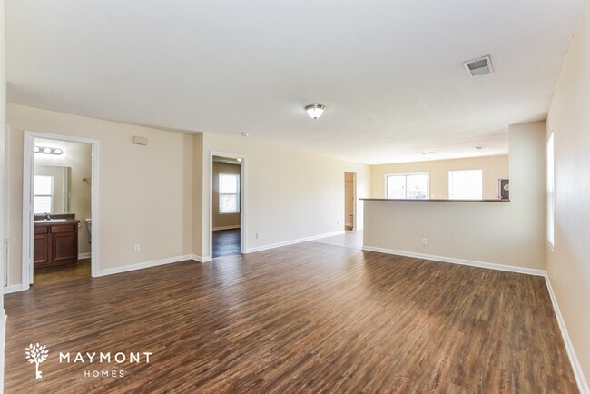 Foto del edificio - 122 David Barnes Dr