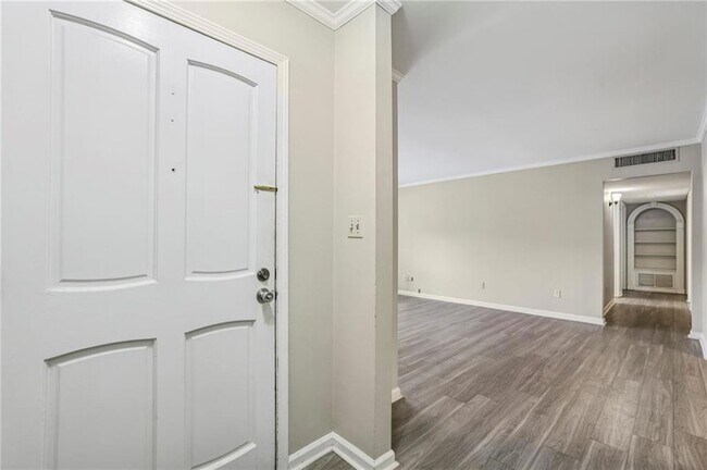 Foto del edificio - 103 La Rue Pl NW