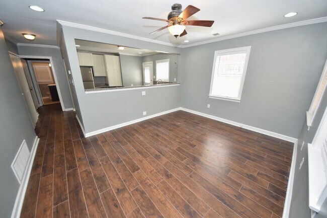 Building Photo - 4 Bed, 2 Bath Near Chickasaw Gardens in Ga...