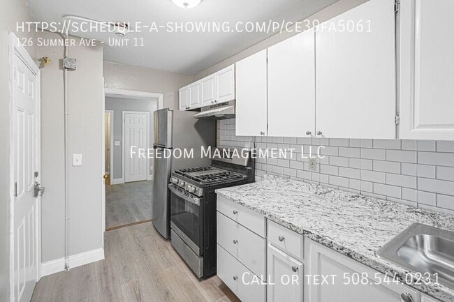 Building Photo - 126 Sumner Ave