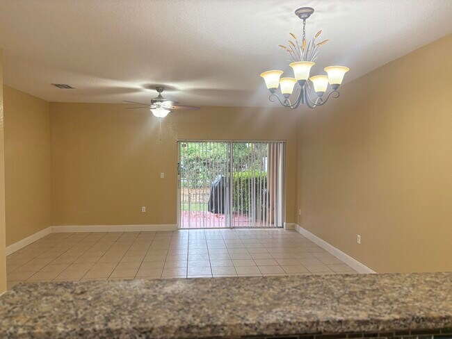 Foto del edificio - 6606 Catalina Ln