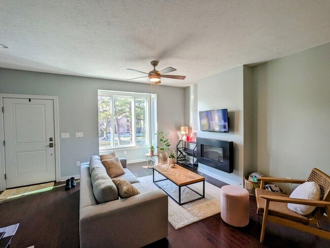 Building Photo - Hudson Downtown -  2 Bedroom Condo
