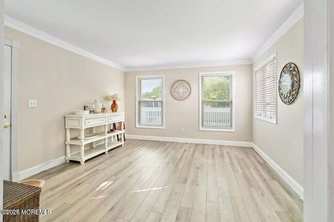 Building Photo - 19 Elm St