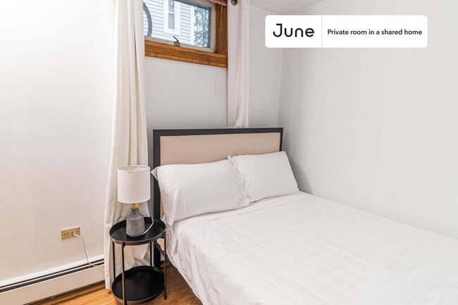 Building Photo - Room in Shared 5 bed/2 bath home in Central Square (Cambridge)