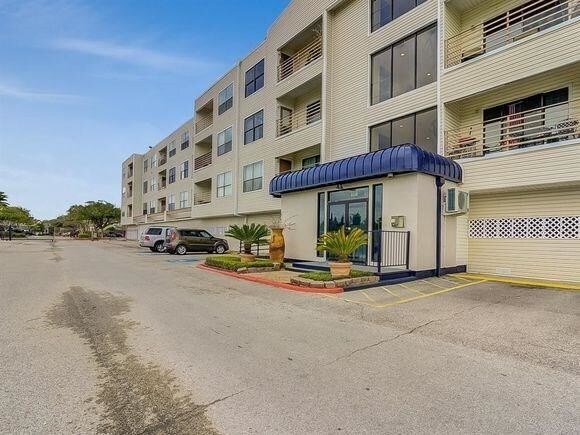 Foto del edificio - 793 Davis Rd
