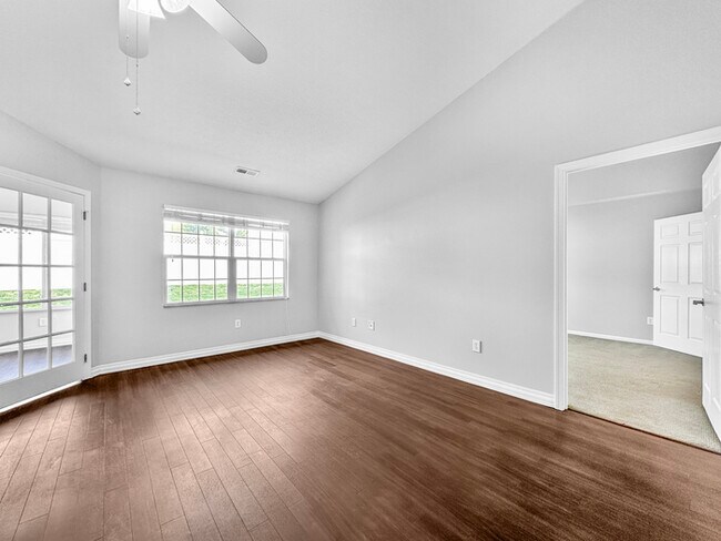 Building Photo - Beautiful 2 Beds 1.5 Bath Villa