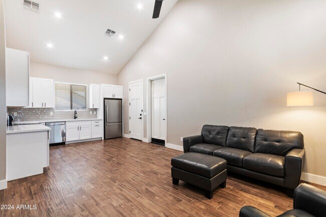 Foto del edificio - 17604 E Stacey Rd